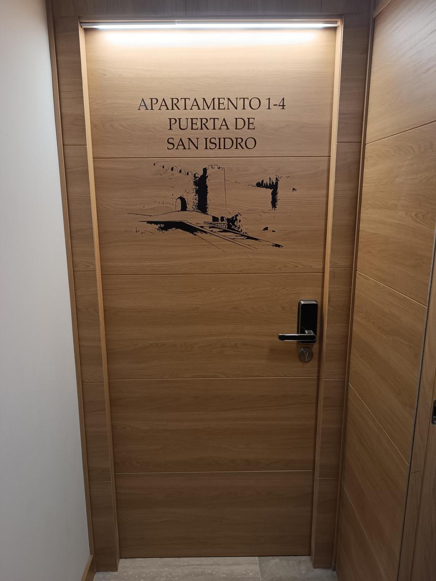 Turisticos Puerta De San Isidro 1-4 * Ávila